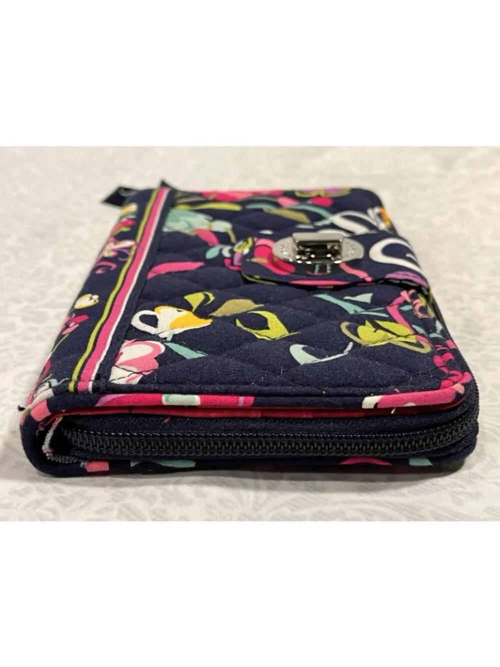 Vera Bradley "Ribbons" Turn Lock Wallet Quilted Navy Blue Zipper 8”x5” - Picture 9 of 13